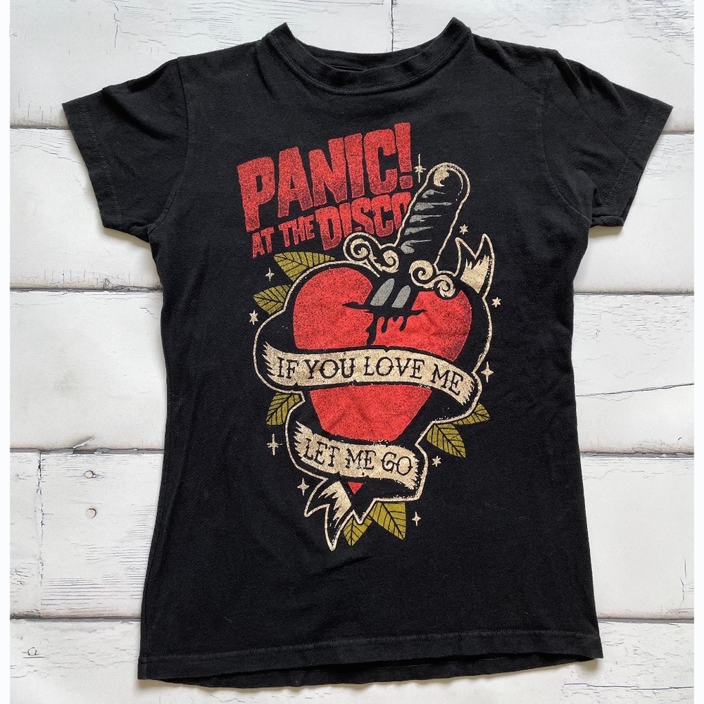 Panic at the Disco Band Tee Tshirt Womens / Juniors S XS Heart with sword black